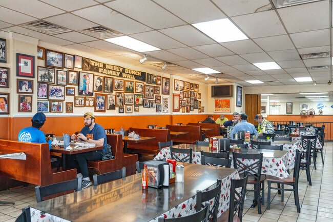South Memphis is home to the famous Jim Neely's Interstate BBQ.