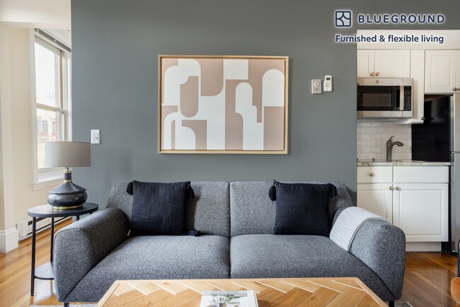 230 Newbury St unit FL3-ID813, Boston, MA 02116 - photo 2