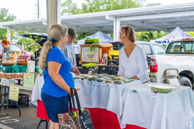 Alachua County Farmers Market is a popular weekly event for Pineridge families to attend.