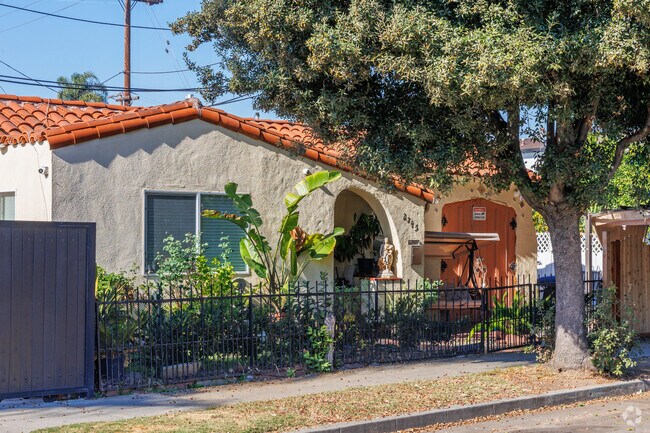 Spanish homes are plentiful in the Southeast Wrigley neighborhood.