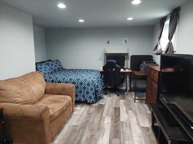 1349 E Bridger St unit B, Pocatello, ID 83201 - photo 4