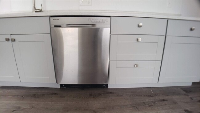 25 Chester St unit 3, Allston, MA 02134 - photo 4