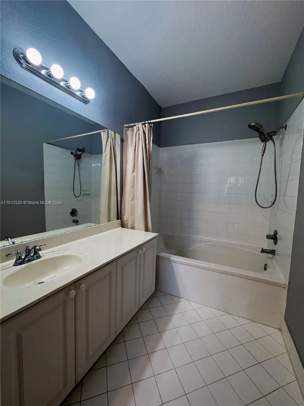 8886 W Flagler St, Miami, FL 33174