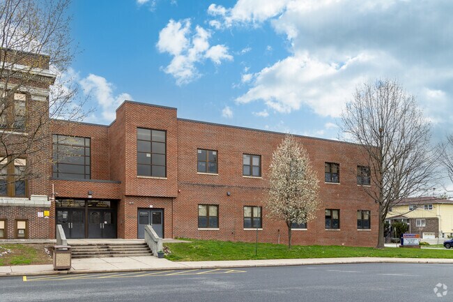 Lincoln Franklin Elementary School
in Garwood prepares students for a successful future.