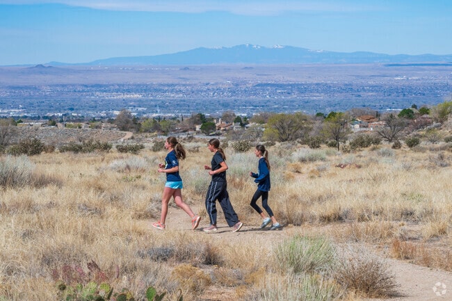 There are many trails for running and walking in Arroyo del Oso North.