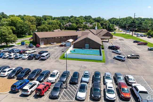 The student population of Evansville Christian School is 847.