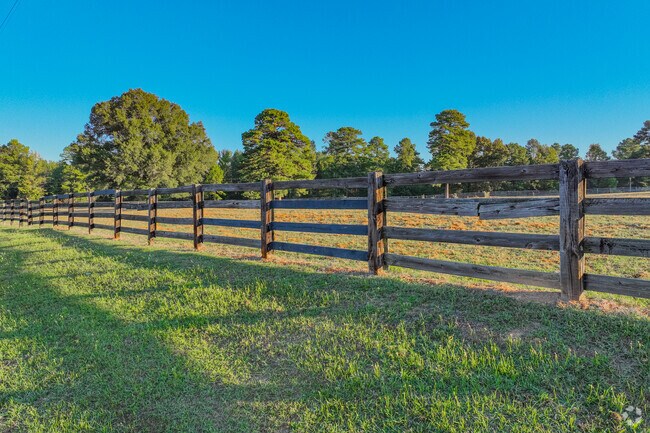 There are many public and private lands for hunting in and around Vivian.