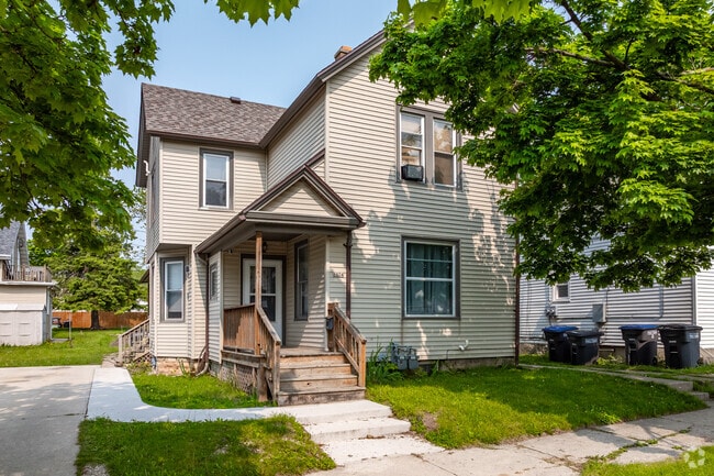 Duplex homes are also available within the Indiana Corridor neighborhood.