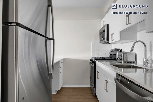 10 Emerson Place unit FL23-ID496, Boston, MA 02114 - photo 7