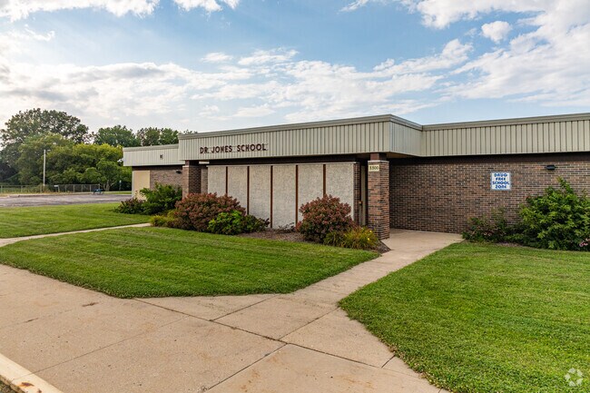 Jones Elementary School serves about 149 students from Pre-K through 5th grade in Racine, WI.