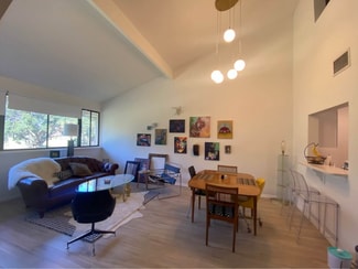 313 Bobby Jones Rd, Sarasota, FL 34232