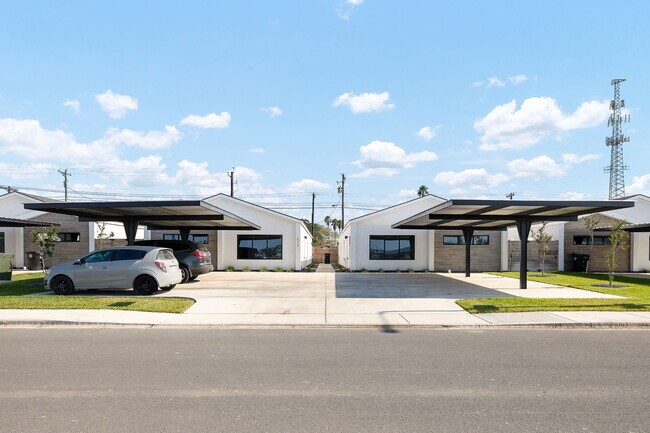 612 Oriole Rd unit 1, Weslaco, TX 78596 - photo 3