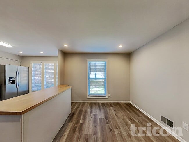 567 Shannon Green Cir SW, Mableton, GA 30126 - photo 7