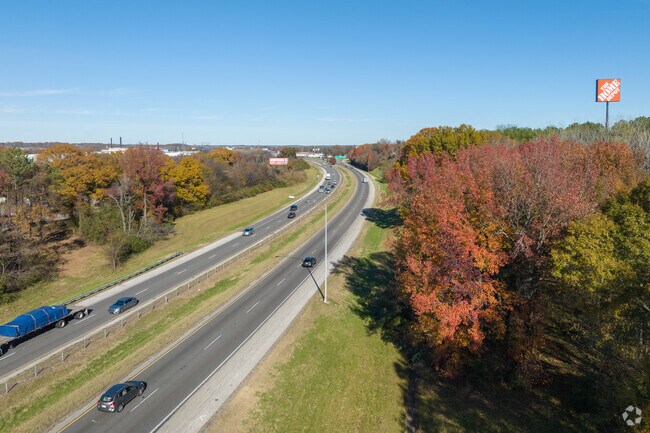 West Goldwire is conveniently located near I-20, making for an easy commute.