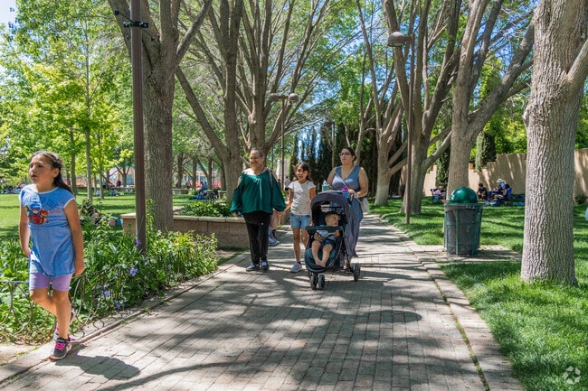 Residents of Sombra del Monte love going to the Albuquerque Zoo for family time.