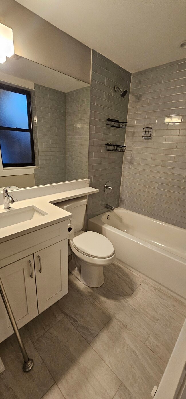 3929 N Janssen Ave unit 3941-1W, Chicago, IL 60613 - photo 6