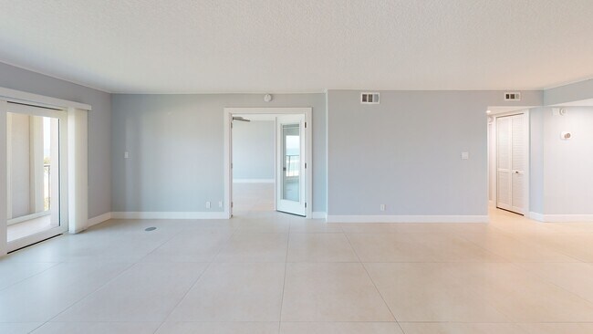 995 N Highway A1a unit 307, Indialantic, FL 32903 - photo 2