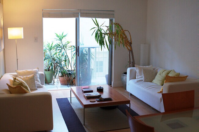 1615 Meridian Ave unit 204, Miami Beach, FL 33139 - photo 6