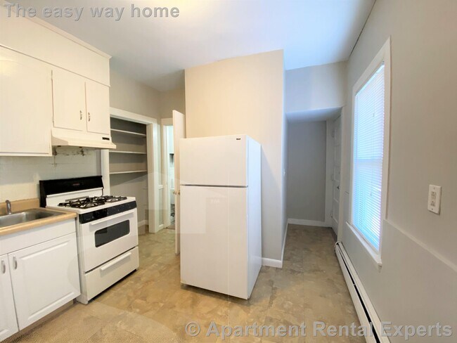 9 Elmer St unit 3, Cambridge, MA 02138 - photo 4