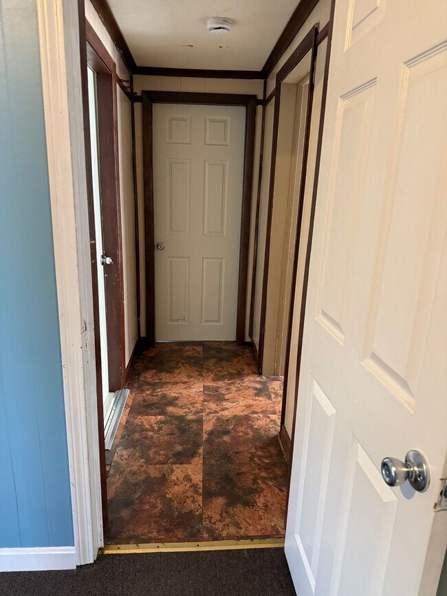 621 Springfield St, Chicopee, MA 01013 - photo 7