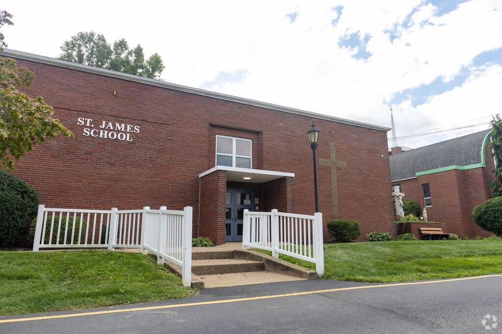 St James Elementary School provides education in the neighborhood of 
Stark County