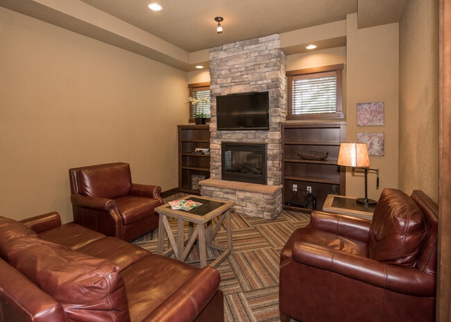 Bella on Canyon, Puyallup, WA 98373 - photo 4