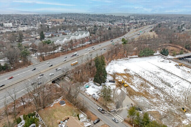 i95 is the main interstate that cuts right through Fairfield.