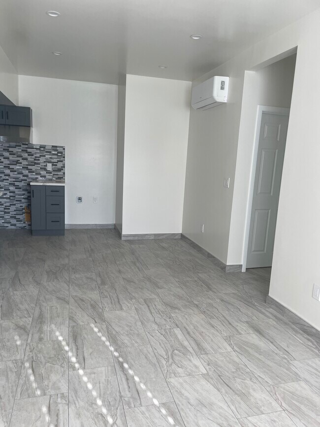 600 W Palmer St unit 602, Compton, CA 90220 - photo 6