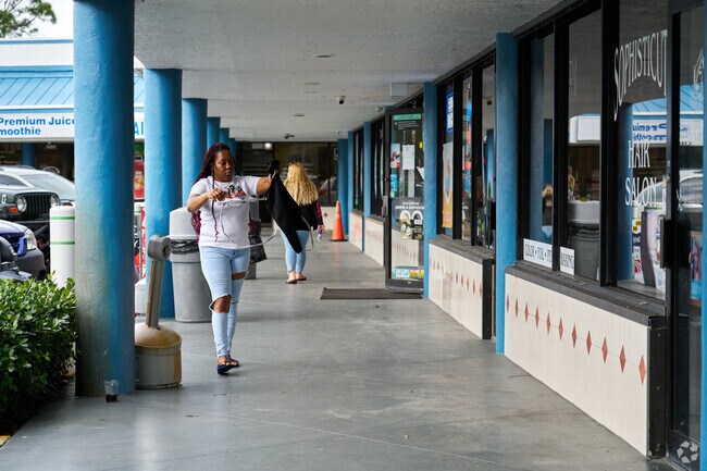 Indulge in self-care at the hair salon and barber shop in Floresta Commons, Floresta Gardens.