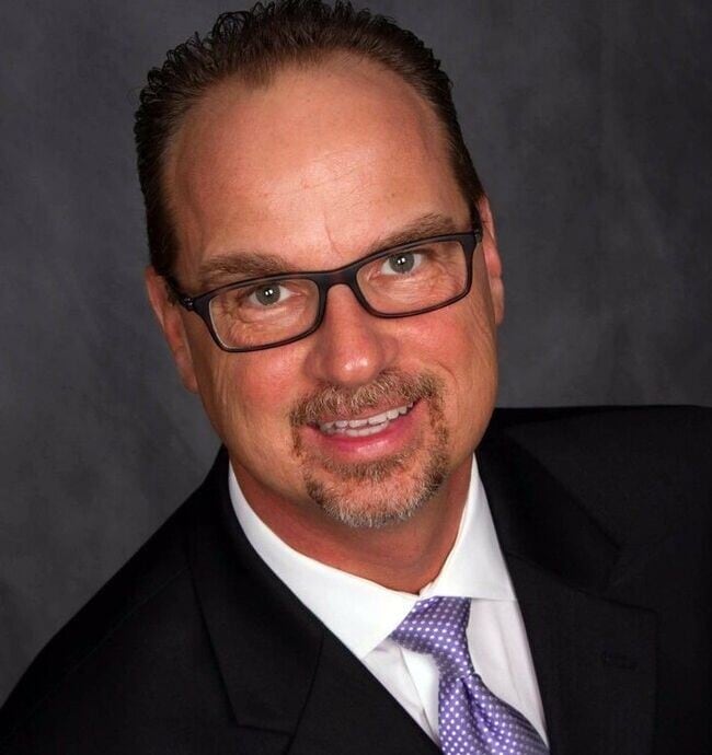Agent Photo
