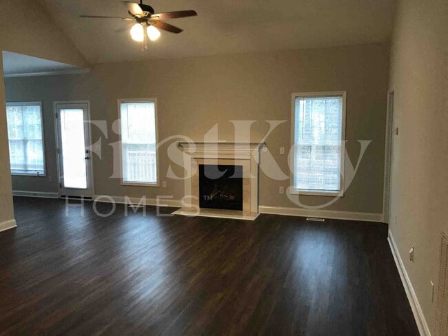 2215 Charles Towne Ct, Kannapolis, NC 28083 - photo 3