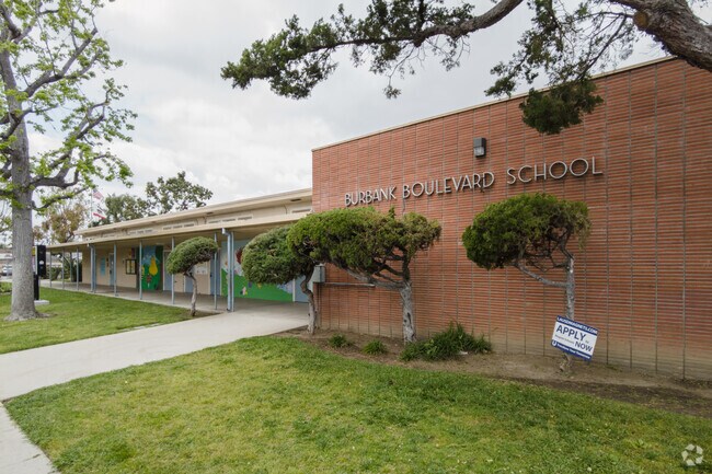 Burbank Blvd Elementary Located in Valley Glen