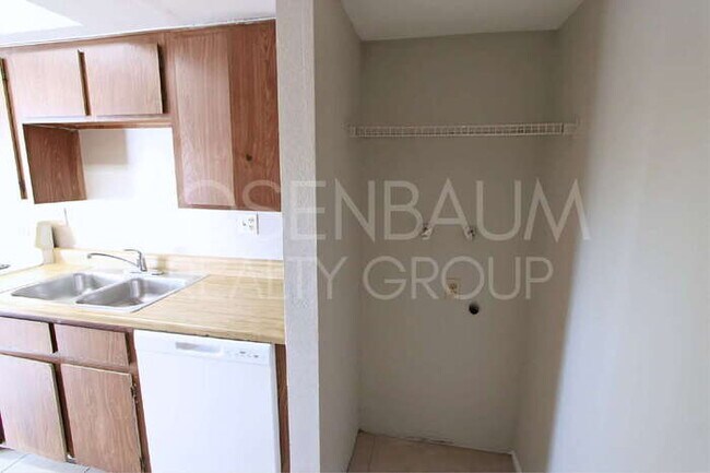 410 E 9th Ave unit 9, Mesa, AZ 85204 - photo 5