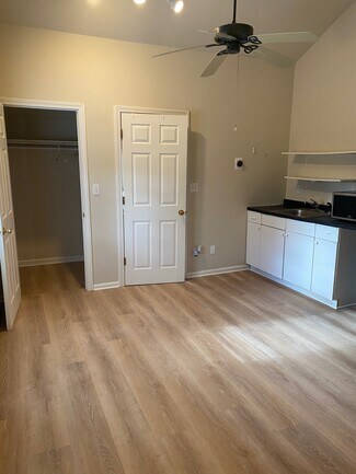 11 Smith Dr Unit ., Trumbull, CT 06611