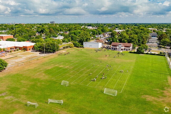Williston Middle School in Wilmington, NC has a student-teacher ratio of 13 to 1.