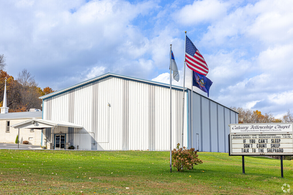 Calvary Christian Academy provides education in the neighborhood of 
Mercer.