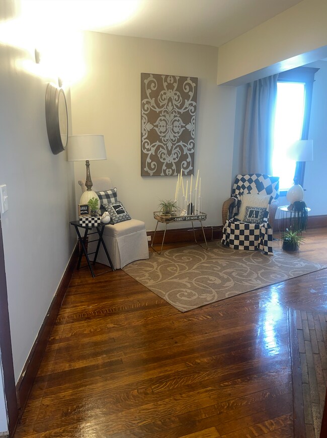 208 Buckingham St Unit Apartment 1, Waterbury, CT 06710