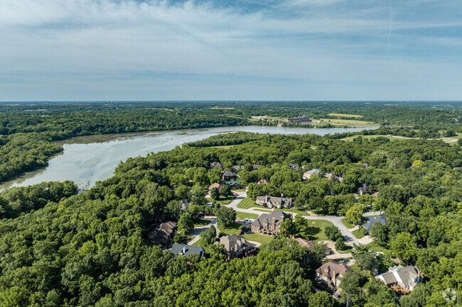 Homes in close proximity to Lake Springfield include larger custom built options.