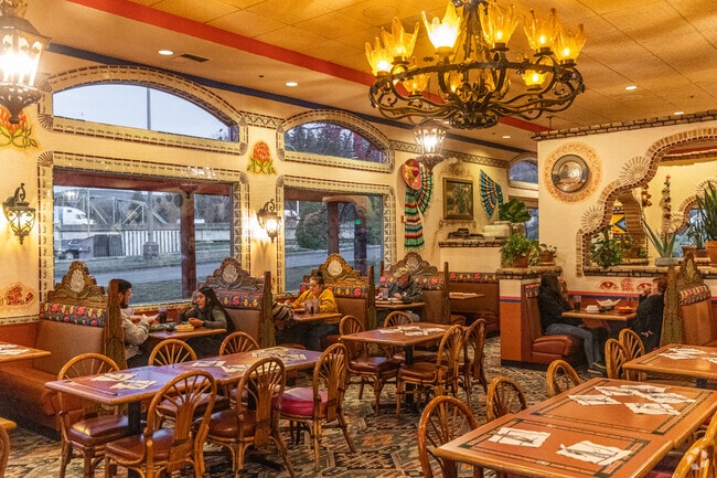 Kelso offers many dining options for residents.