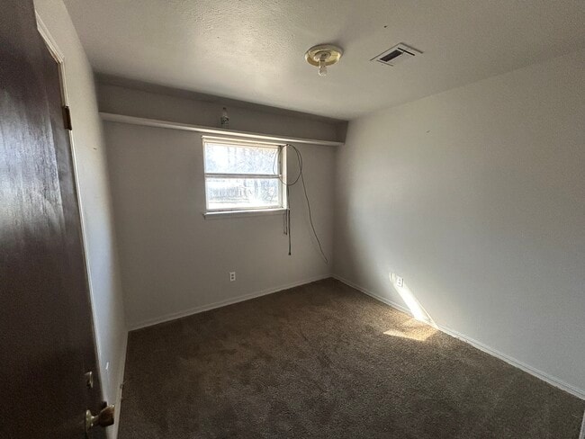 809 Mark Dr, Oklahoma City, OK 73115 - photo 5