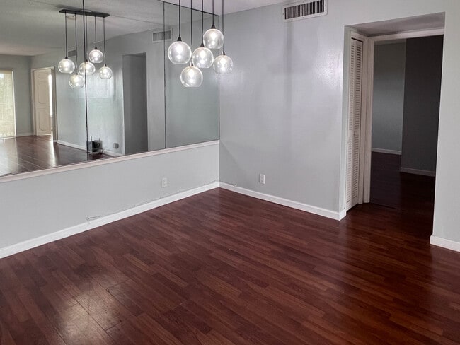 3150 N Palm Aire Dr unit Big 2-2 Apartment, Pompano Beach, FL 33069 - photo 7