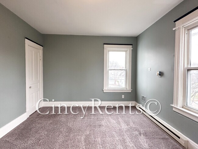 5209 Rhode Island Ave unit 2, Cincinnati, OH 45212 - photo 5