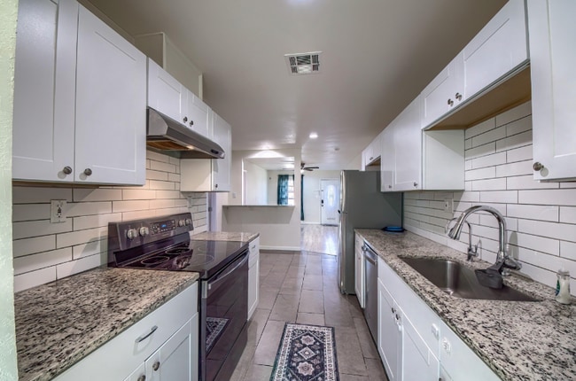 4906 Melvin Dr, San Antonio, TX 78220 - photo 2