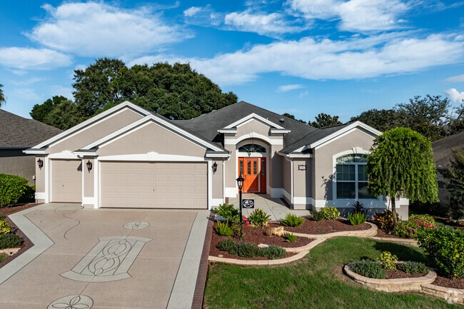 Village of Hemingway residents take great care of their homes.