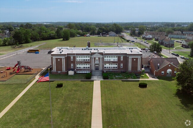 Loudenslager Elementary School provides the perfect foundation for any student.