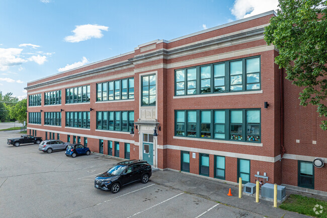 John F. Horgan Elementary School in West Warwick has a student teacher ratio of 15:1.