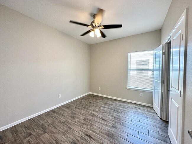 1312 Vani Dr unit 4, Weslaco, TX 78599 - photo 5