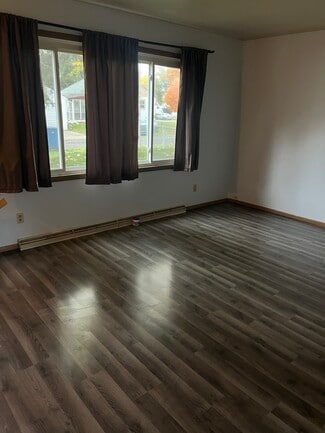 721 West St, Chesterton, IN 46304