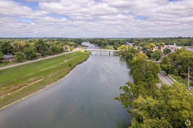 The Great Miami River flows through Franklin.