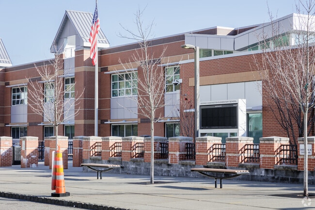 George Washington School in Edgewater, NJ has a student-teacher ratio of 12 to 1.